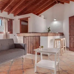 https://casa-alonso.in-canary-islands.com